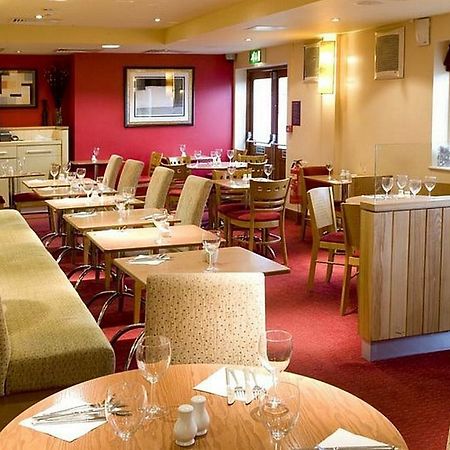 Premier Inn London Heathrow M4/J4 Hillingdon Exteriör bild