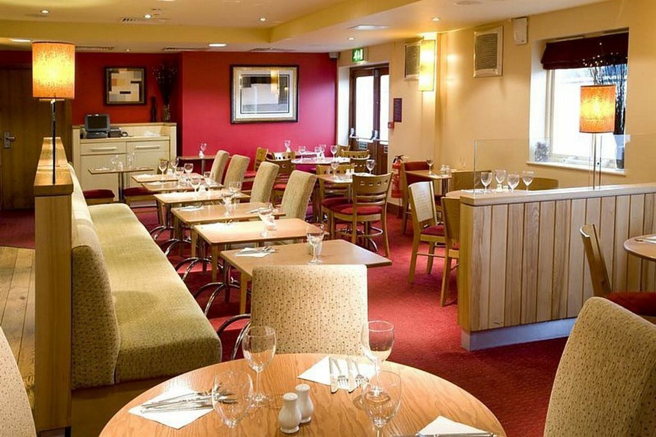 Premier Inn London Heathrow M4/J4 Hillingdon Exteriör bild