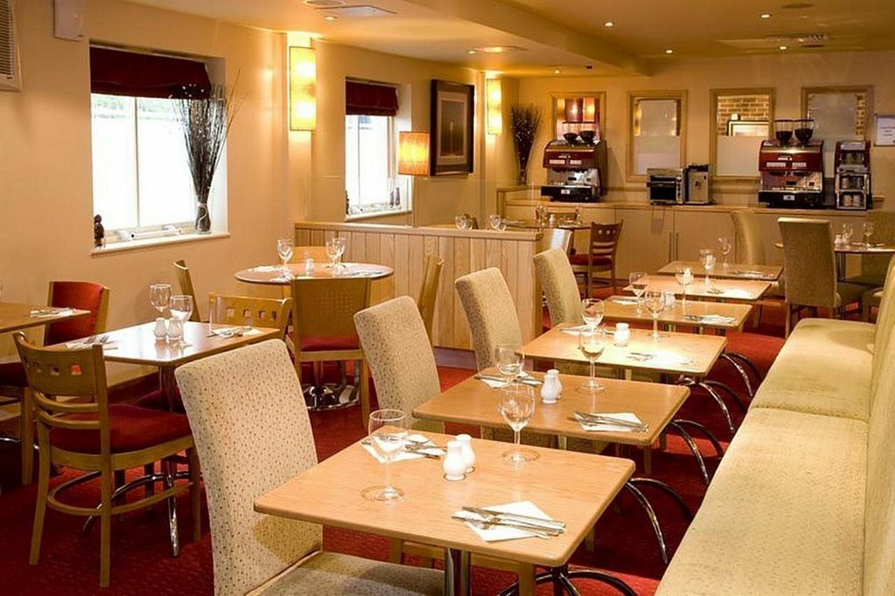 Premier Inn London Heathrow M4/J4 Hillingdon Exteriör bild