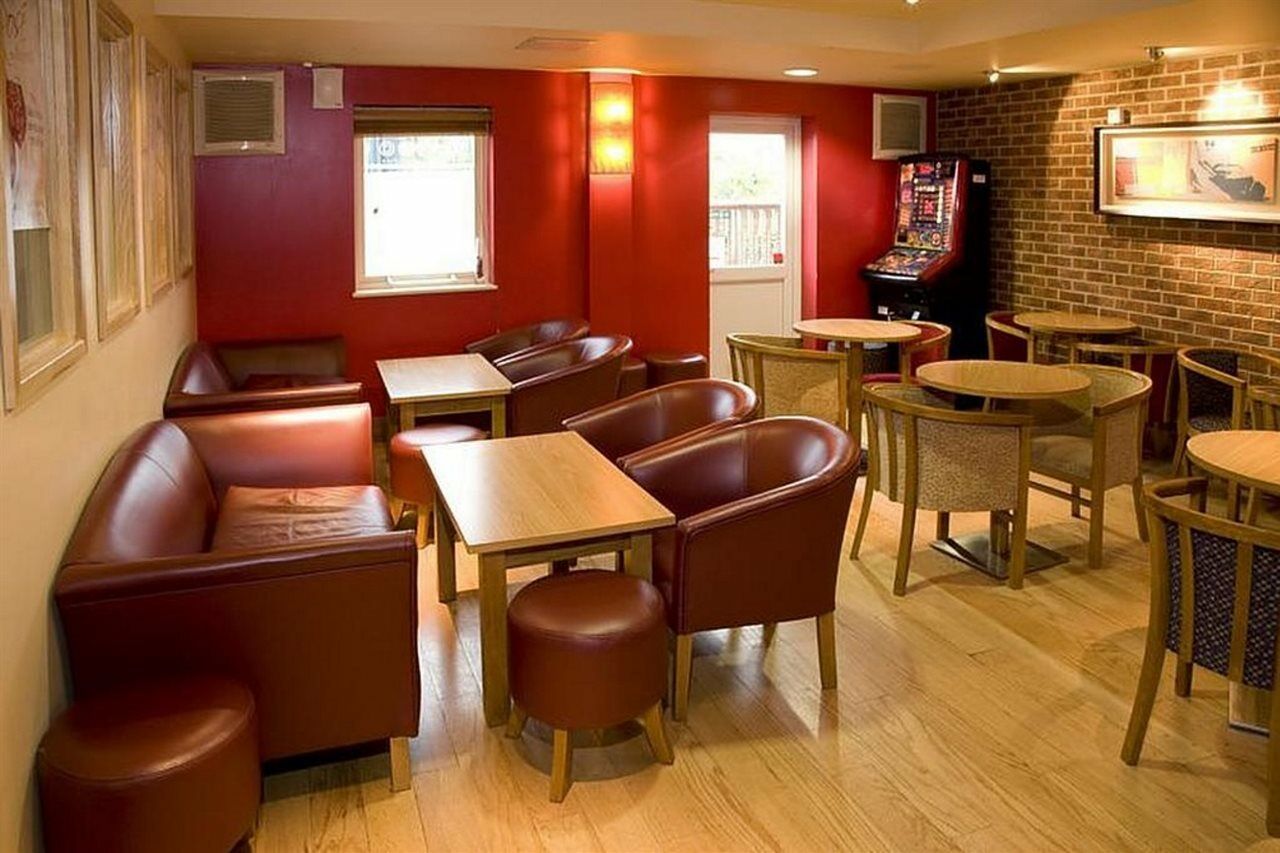 Premier Inn London Heathrow M4/J4 Hillingdon Exteriör bild